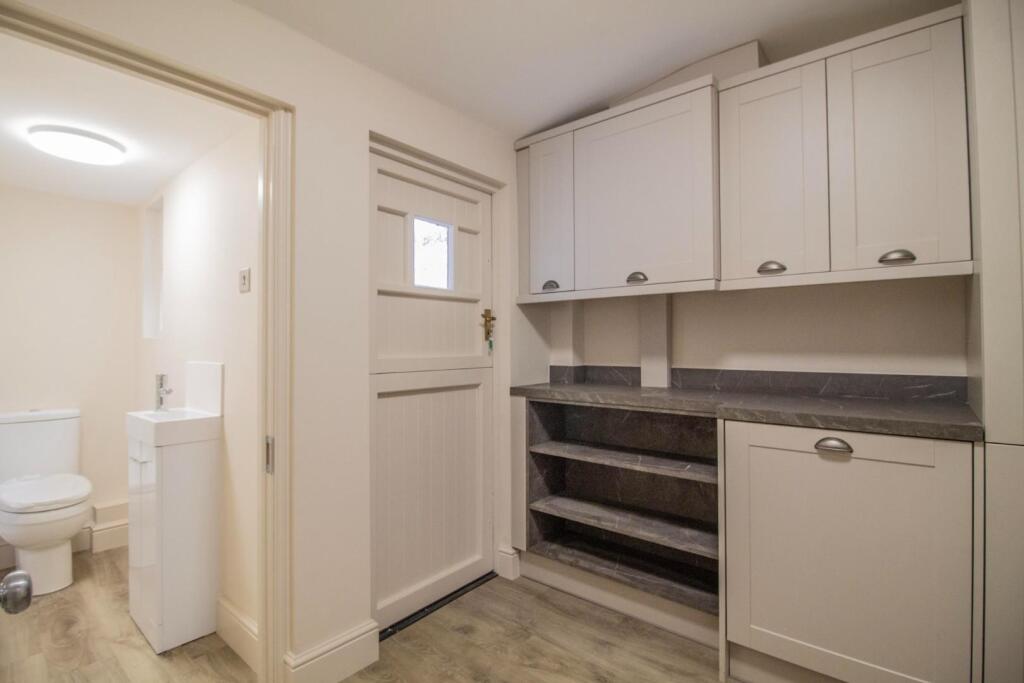 16 Whiting Street [Utility Room and Cloakroom 01] 