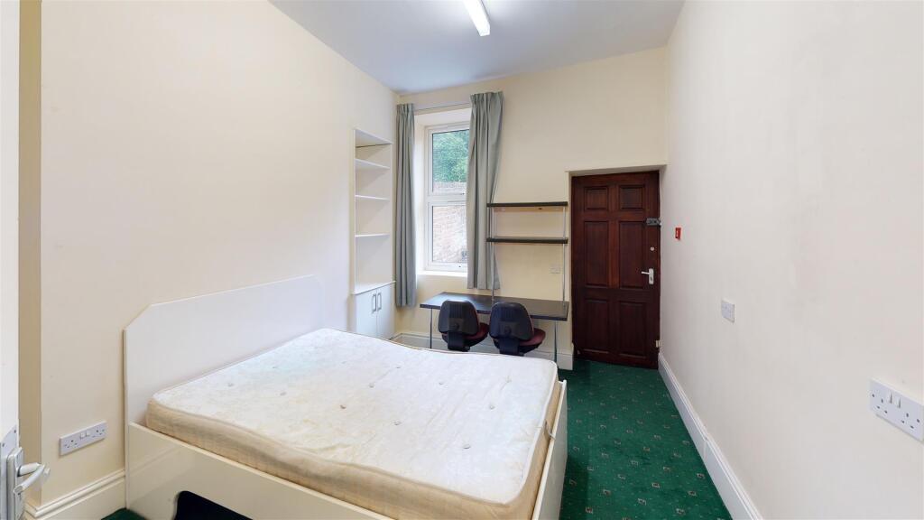 33-Spring-Hill-Road-Bedroom(2).jpg