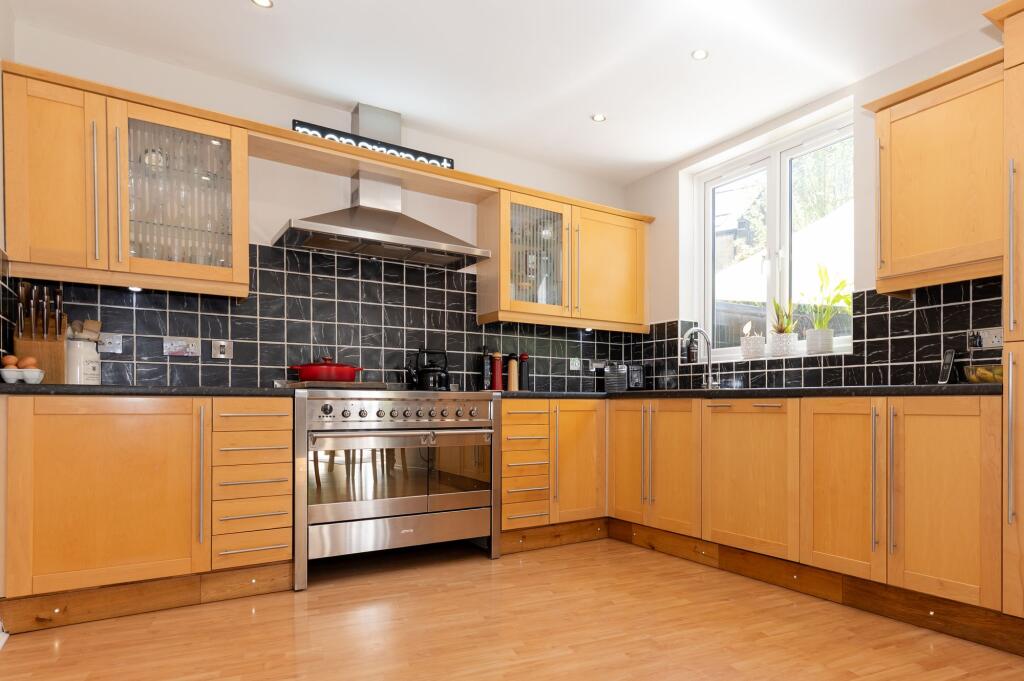 KITCHEN DINER AND FABULOUS SITTING/DINING ROOM