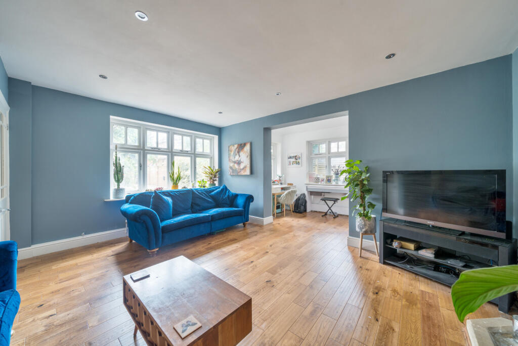 1315629-17-685d3b...