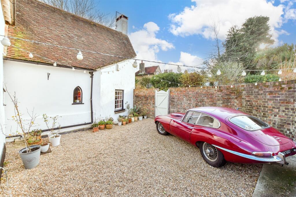 External Lifestyle Photograph