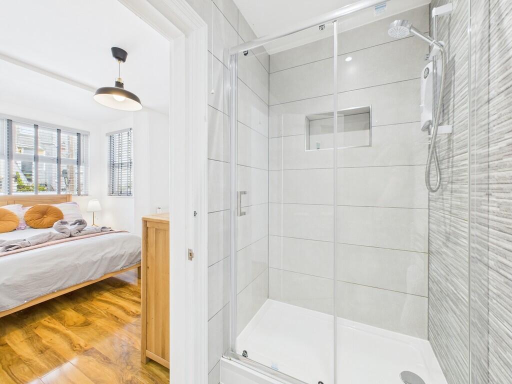 CAM03974G0-PR0120...