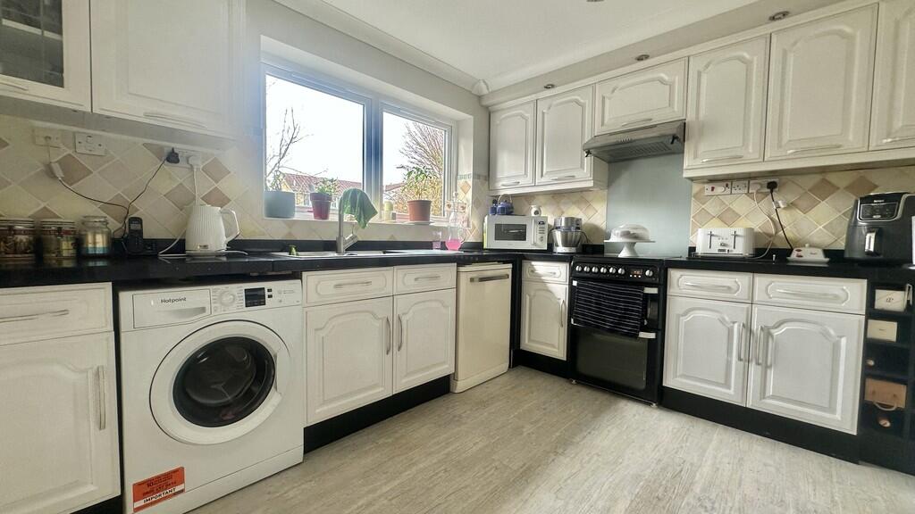 38CBC28C-A364-472...