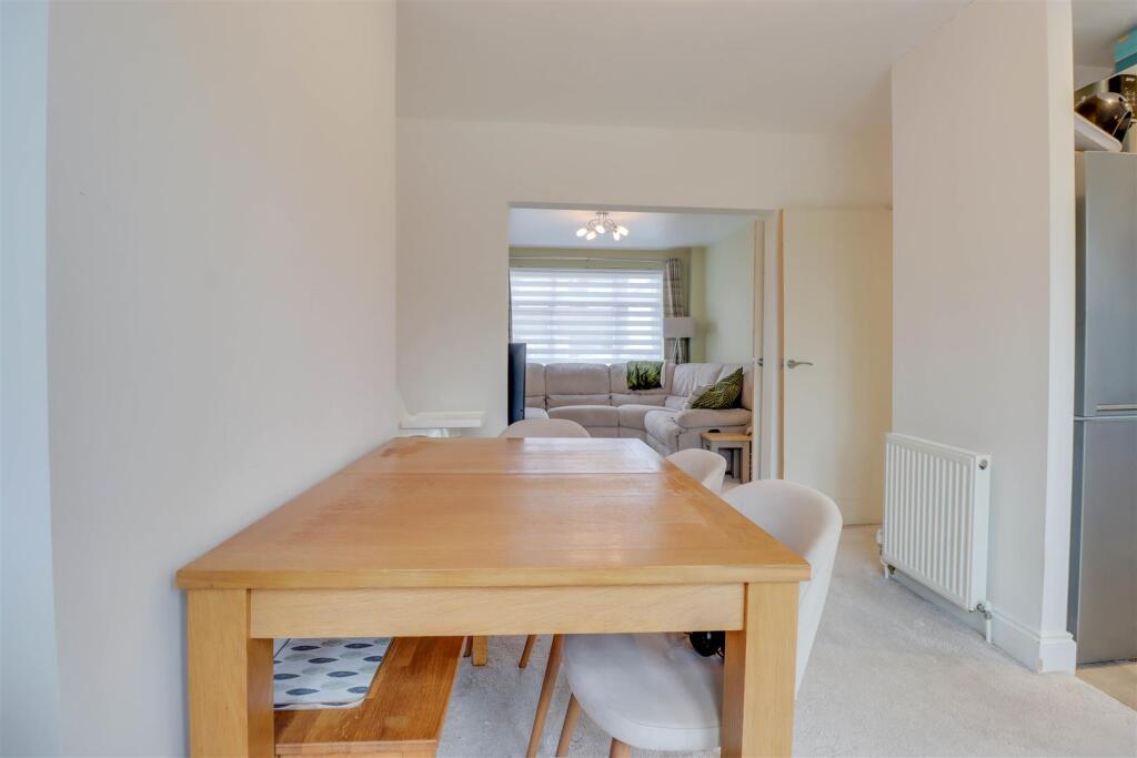 13 SANDOWN CLOSE 2025-8.jpg