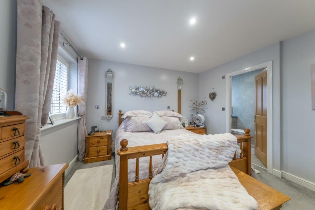 2 Bluebell Close-023.jpg