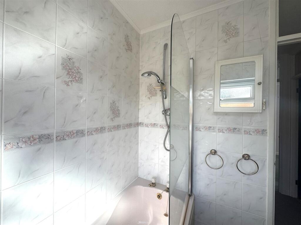 bathroom (1).JPG