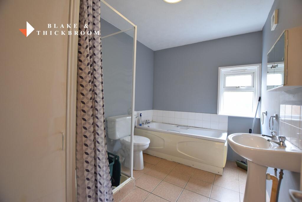 GROUND FLOOR BATHROOM