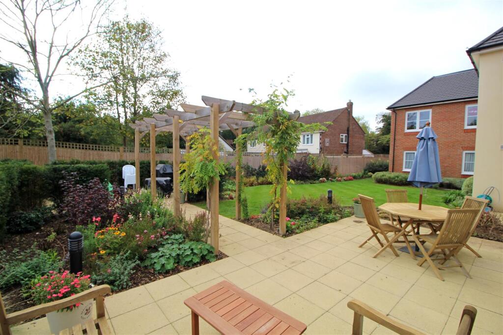 Owners Patio (2).jpg