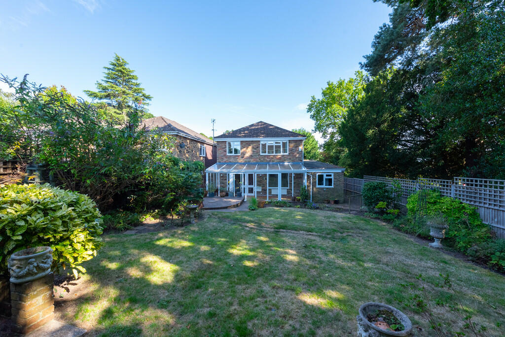 11 Perryhill Driv...