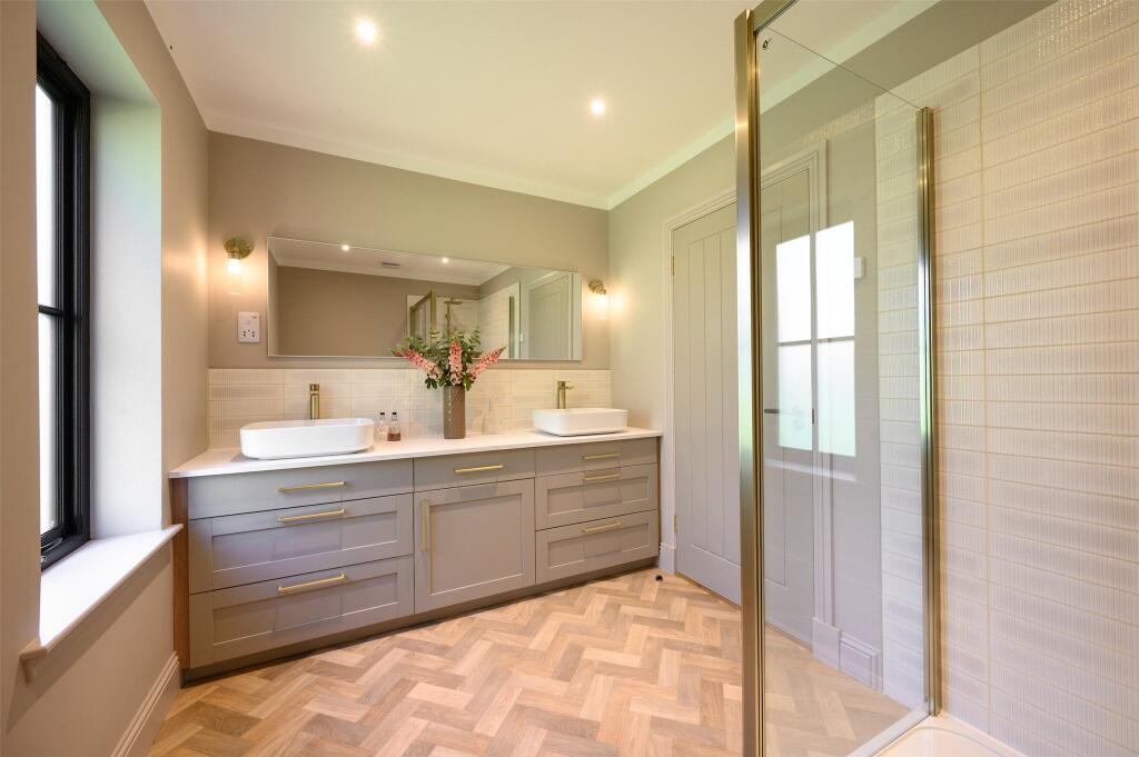 En Suite Shower Room
