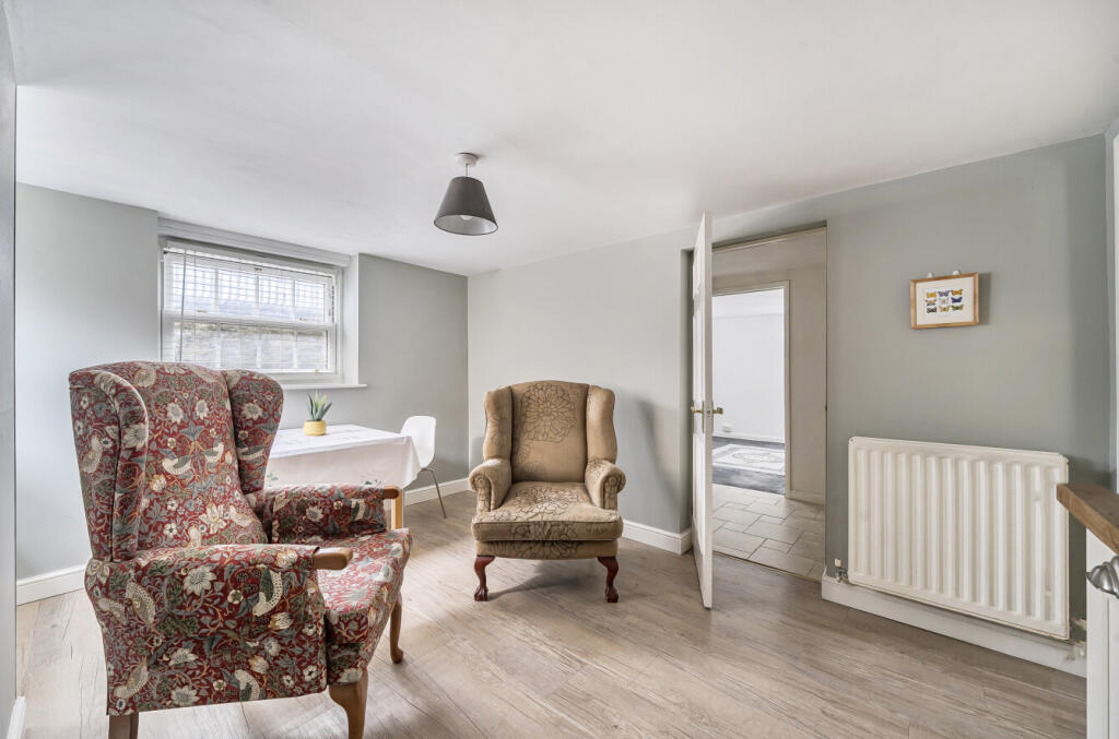 1386999-7-6931a70...