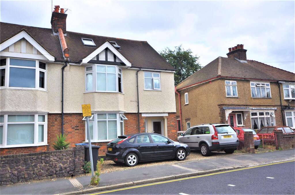 Whippendell Road 474, flat 1 exterior 01.JPG