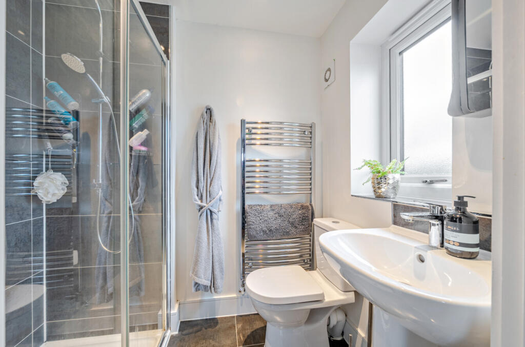 1339786-16-68a611...