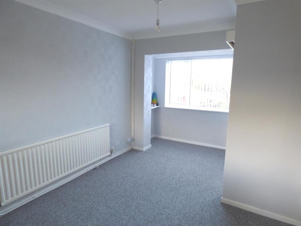 Dining Room  .JPG