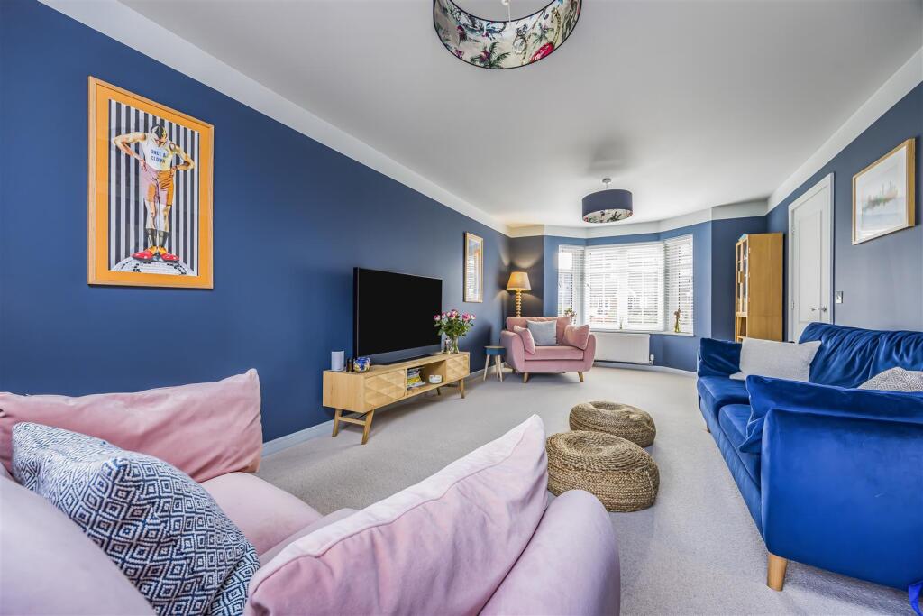 4 West Brook View, Emsworth-PorticoMarketing-SoldB