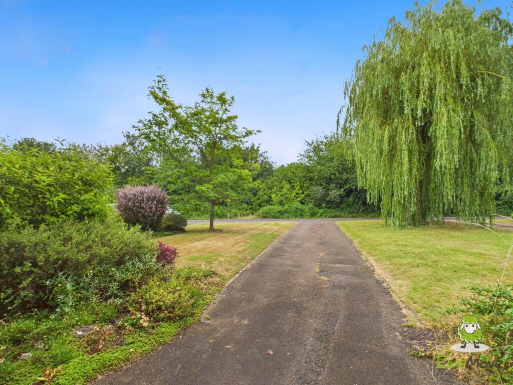 EweMove Estate Agents Basingstoke - Coniston Road 