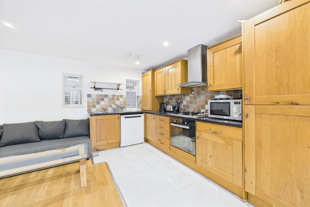 Living Room / Kitche