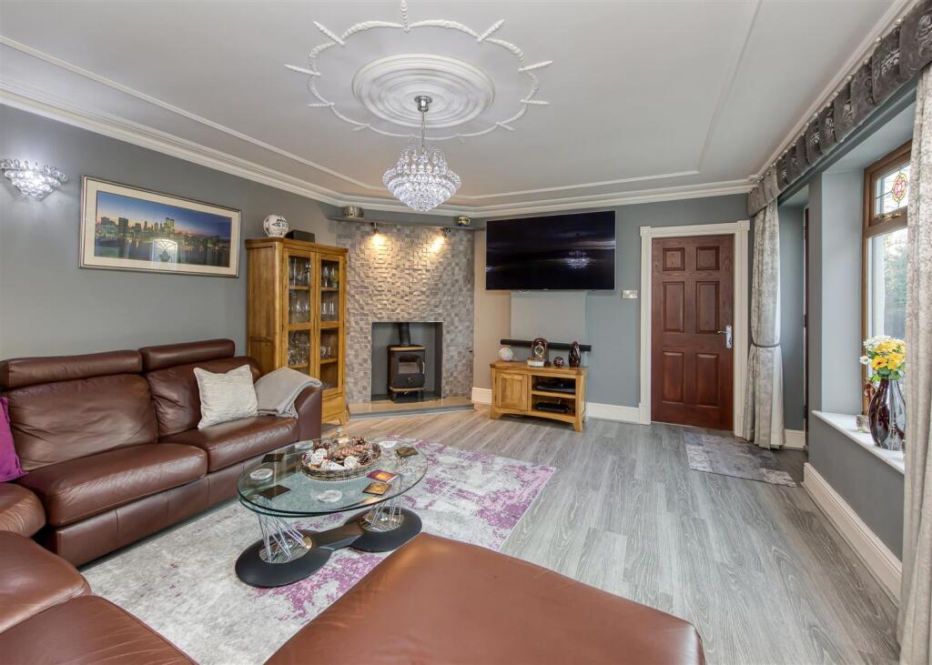 1 Woodthorne Road-sitting.jpg