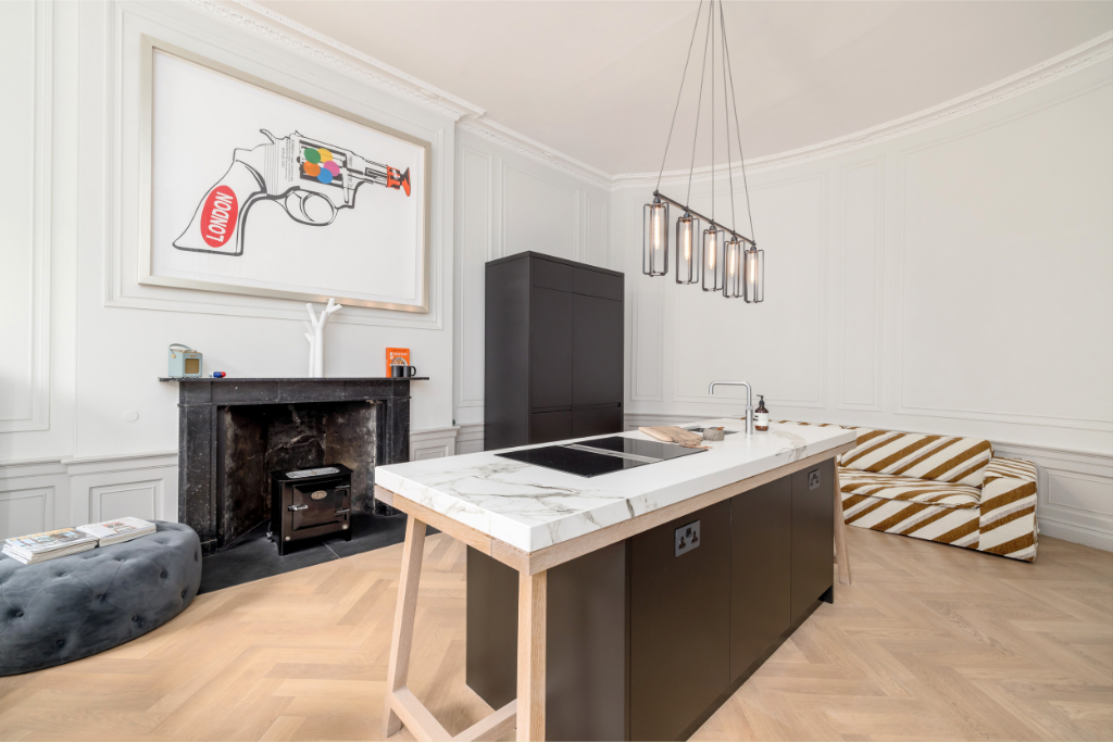 Island/Breakfast bar