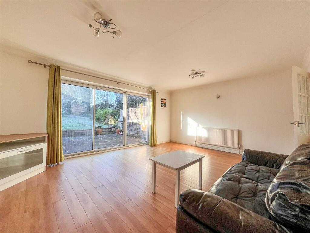 lounge 3.jpg