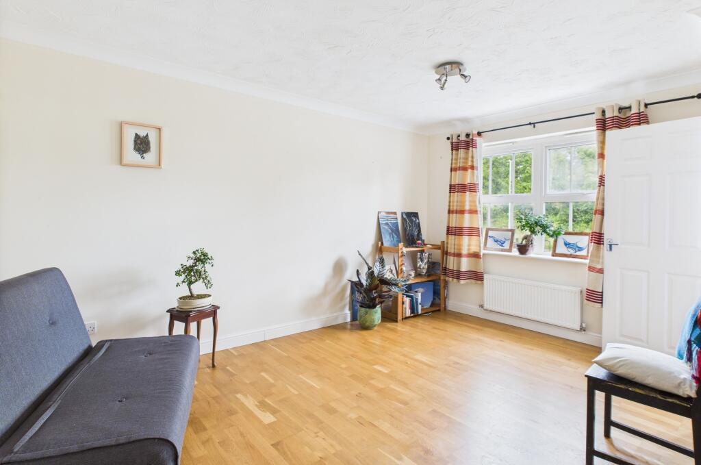 CAM02519G0-PR0291-STILL009