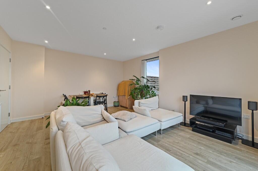 Open Plan Living/Kit