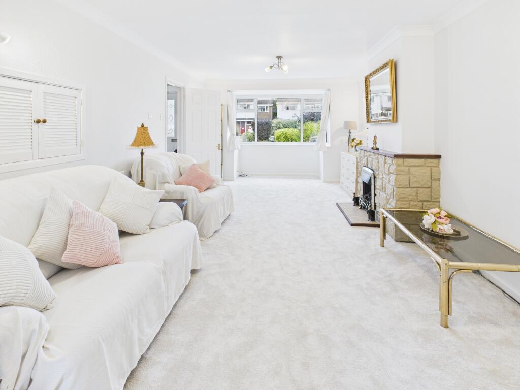 CAM02545G0-PR0483-STILL001