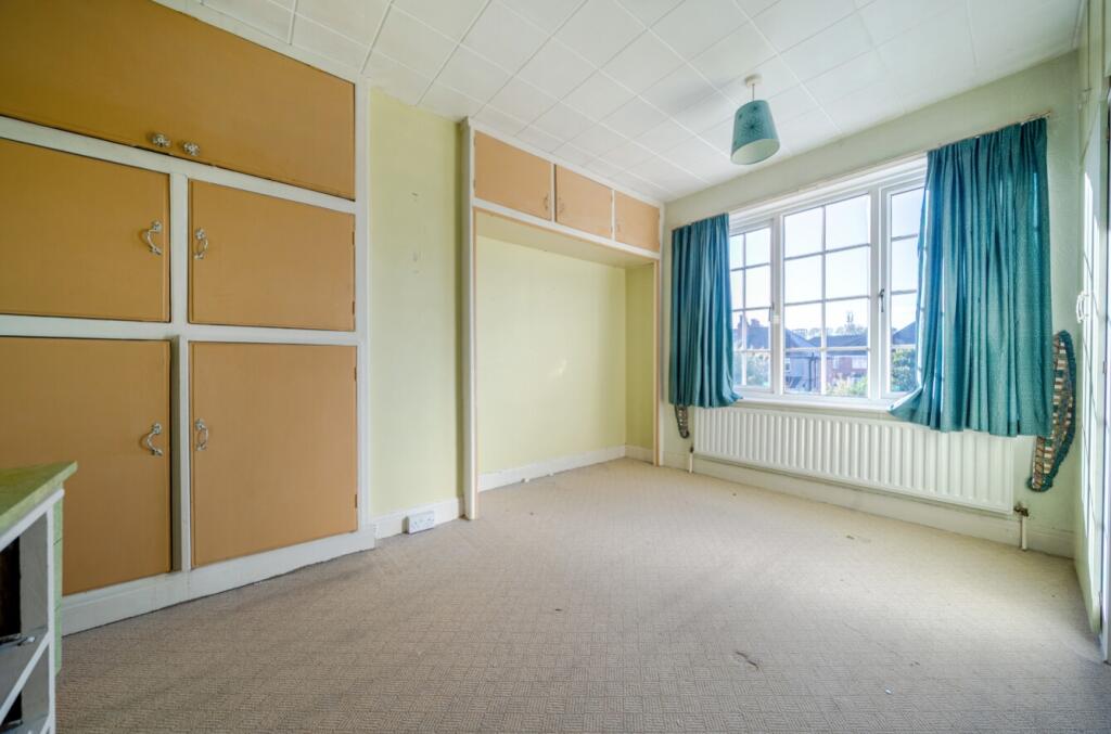 1372281-4-68f8ac7b84c56