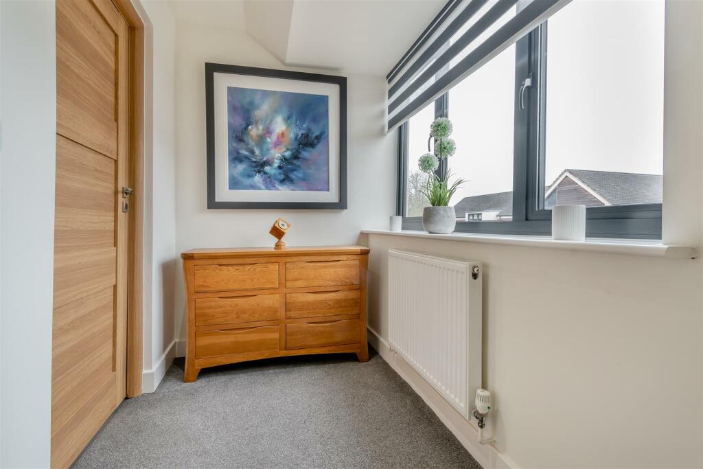 8627171-interior30.jpg