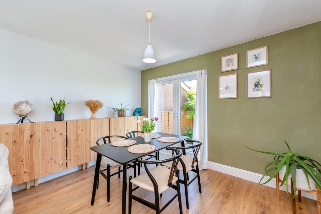 Lounge / dining room