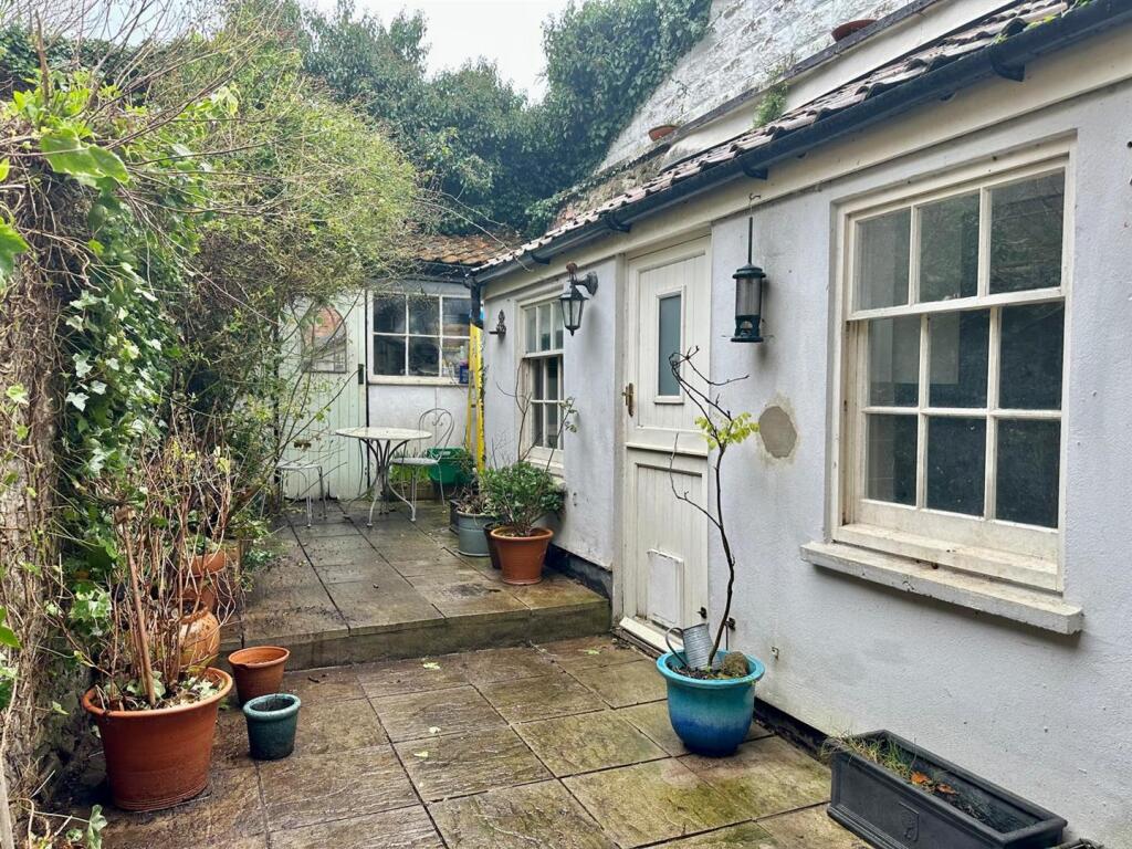 Courtyard Garden