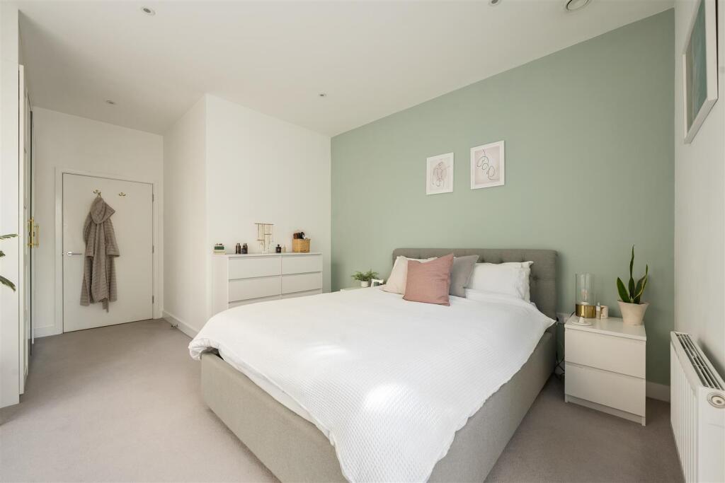 Richard Tress Way, E3