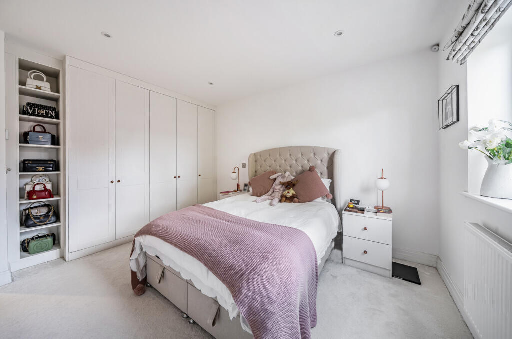 1354519-9-68c8304...