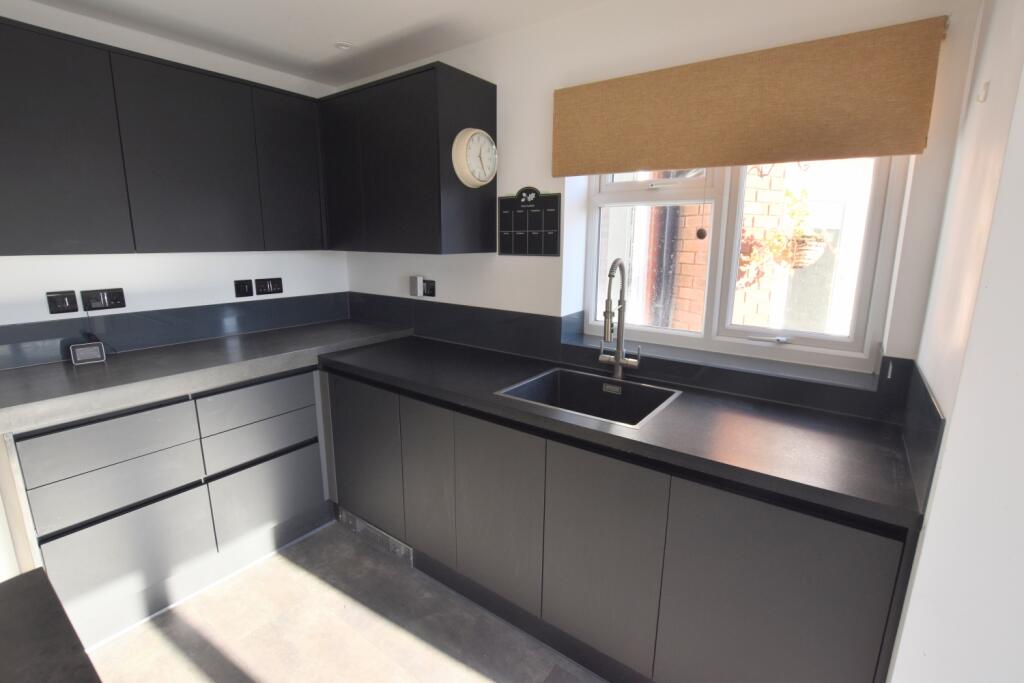 14 Huntingbrooke kitchen