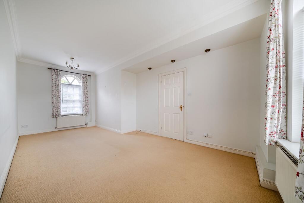 Lounge / Dining Room