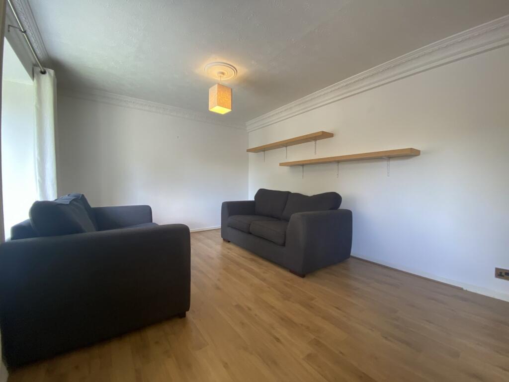 Lounge / Dining Area