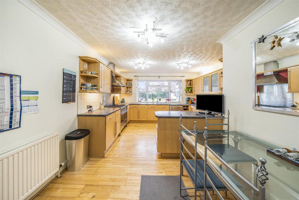 Kitchen/Breakfast Room