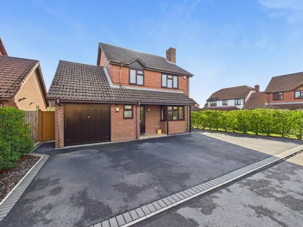 4 Bedroom Detached House for Sale