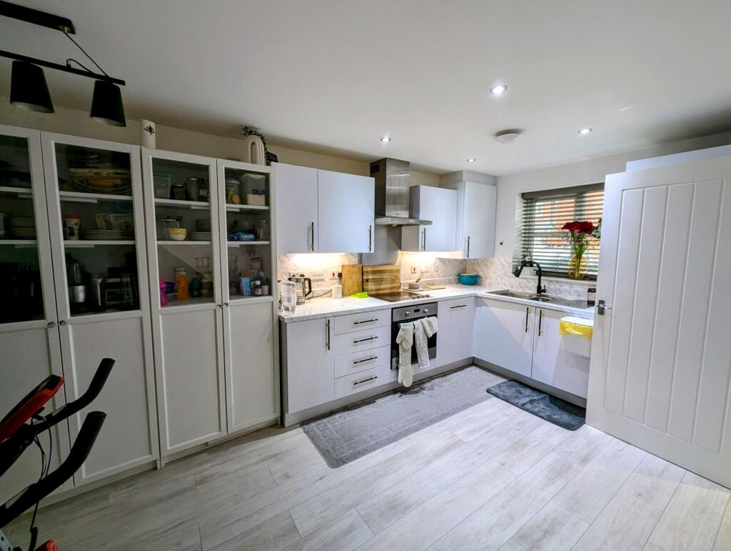 Kitchen 1