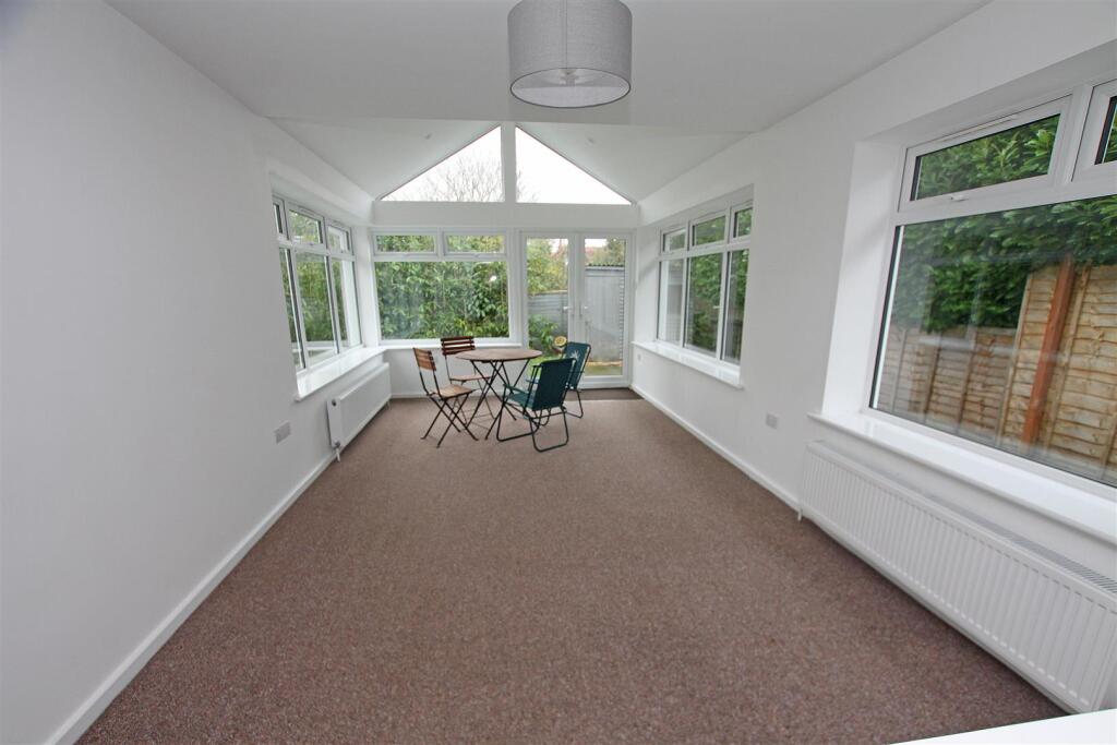 Living room a.jpg