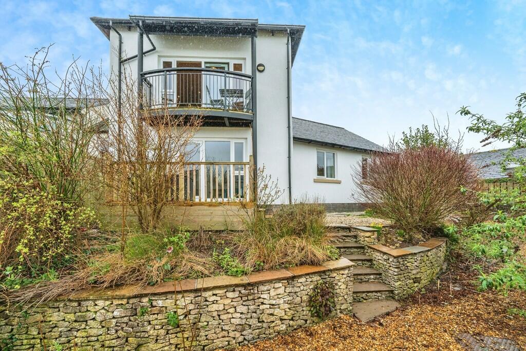 Rear Landscaped G...