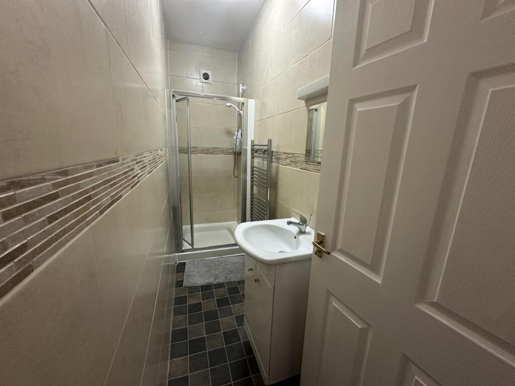 3ca.shower.JPG