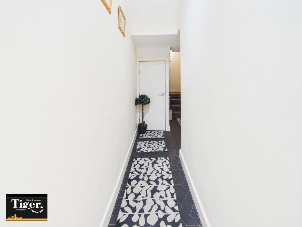 CAM02176G0-PR0582...