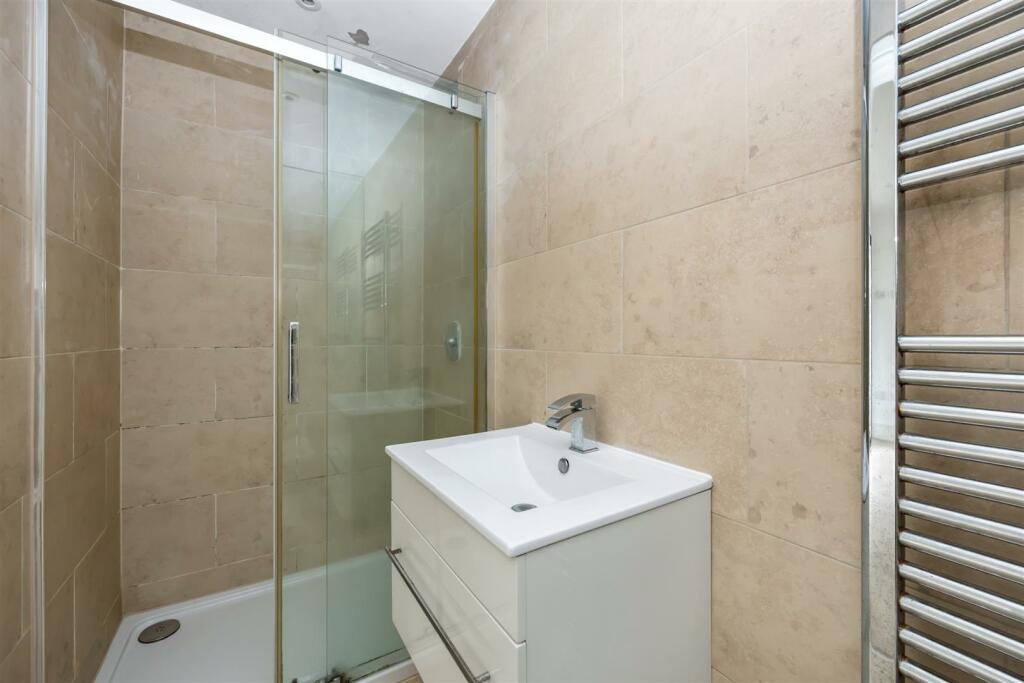 En-suite Shower Room/WC
