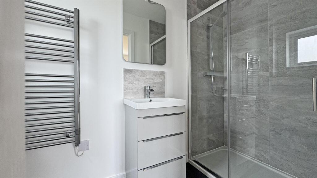 En Suite 2.jpg