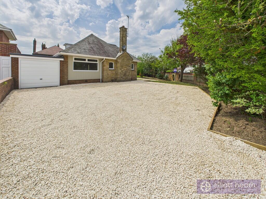 Side Driveway to ...