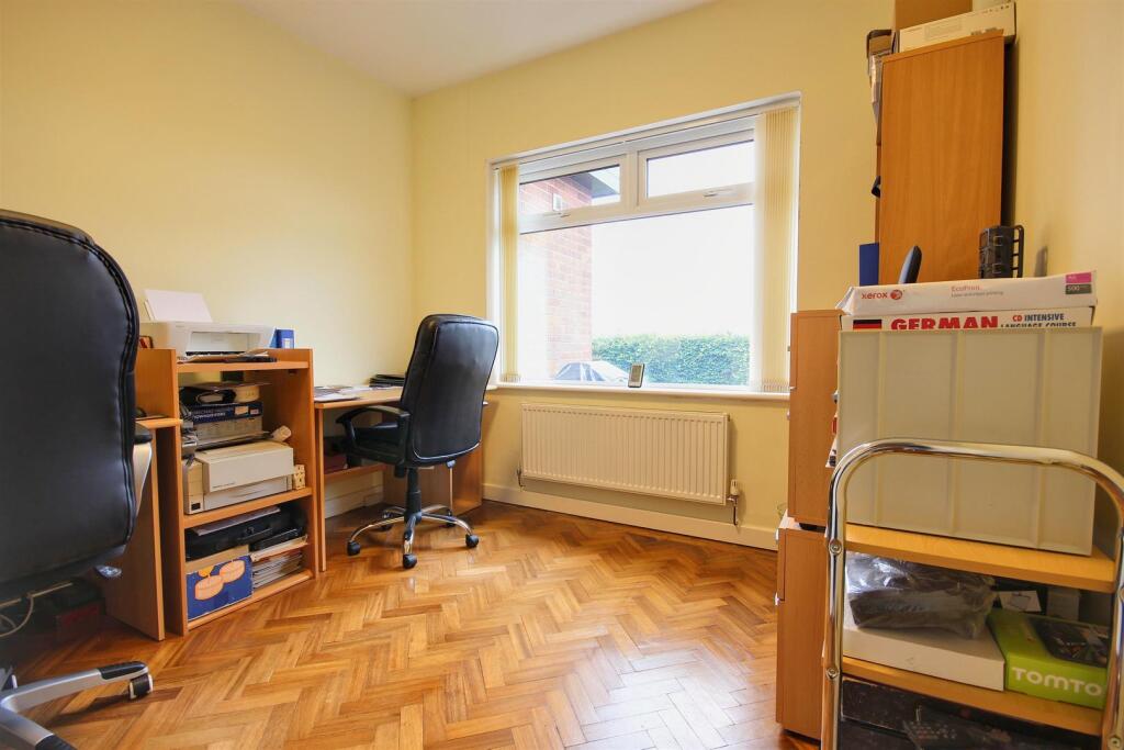 BEDROOM 3 (REAR)