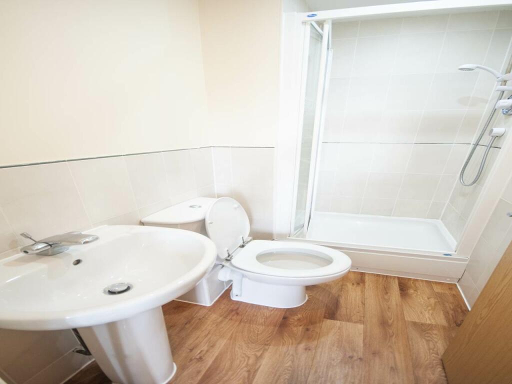 Room 5 en-suite