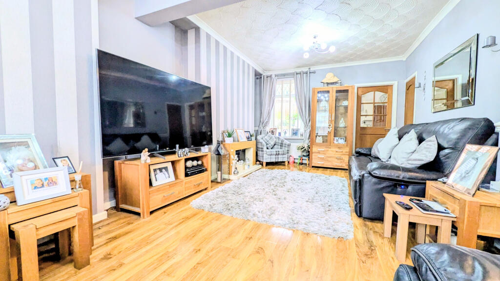 PXL_20251107_125643784.MP~2