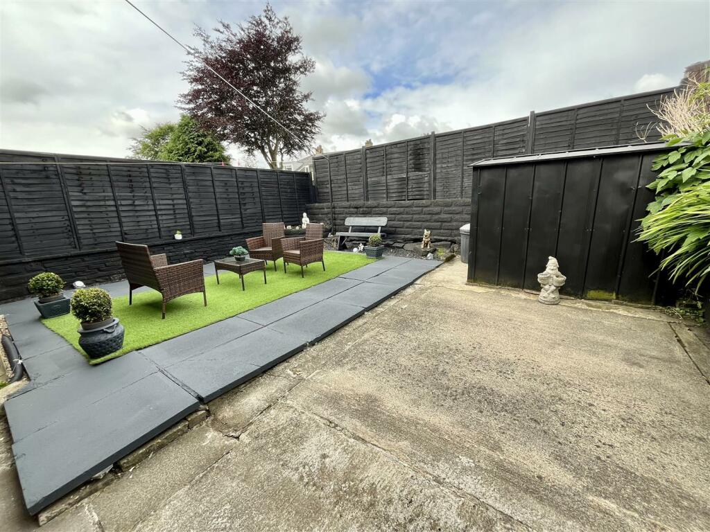 Bramleys Estate Agents - Court Lane - Elland (8).j
